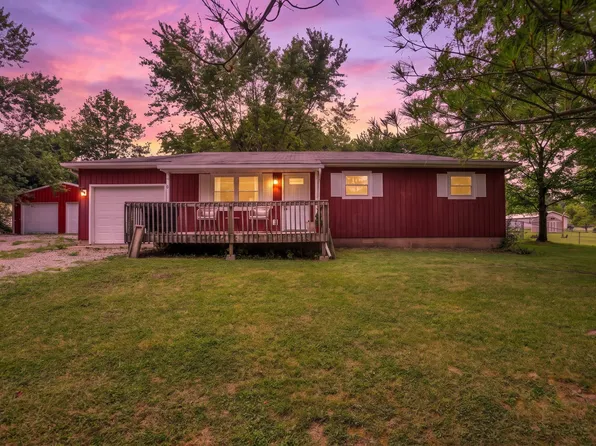 2968 Pleasant Dr NE, Lancaster, OH 43130