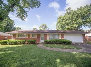 1421 Express Dr, Belleville, IL