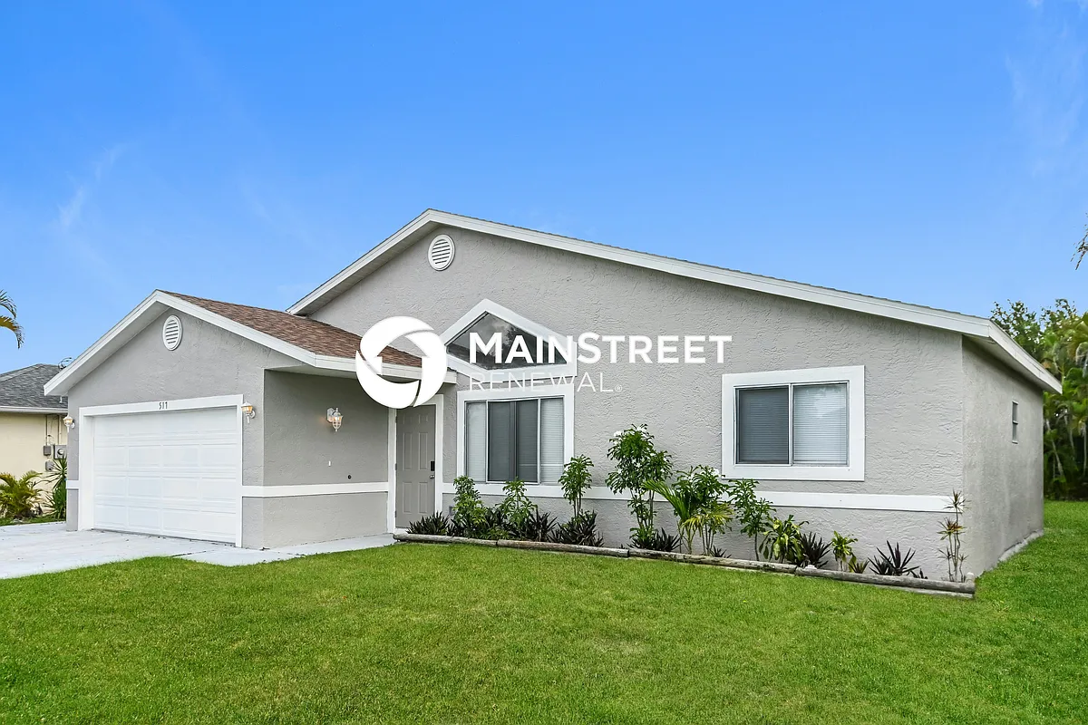 Front View - 517 SW 25th Ln
