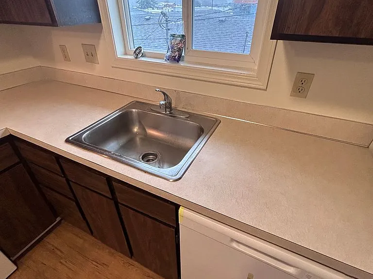 795 Elm Ave — Photo 3