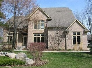 1996 Blue Grass Dr, Rochester Hills, MI 48306