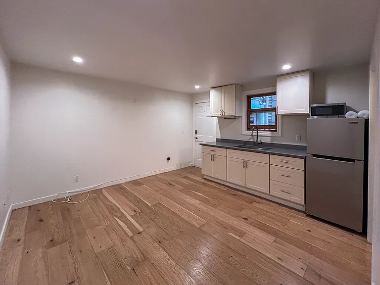 19A Jasper Pl — Photo 2