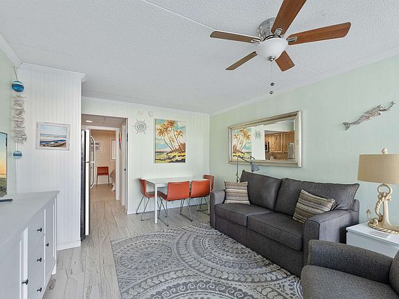 4th image of 1000 Kennedy Dr #101