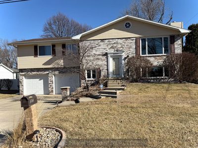 2307 Riverside Dr, Grand Island, NE, 68801