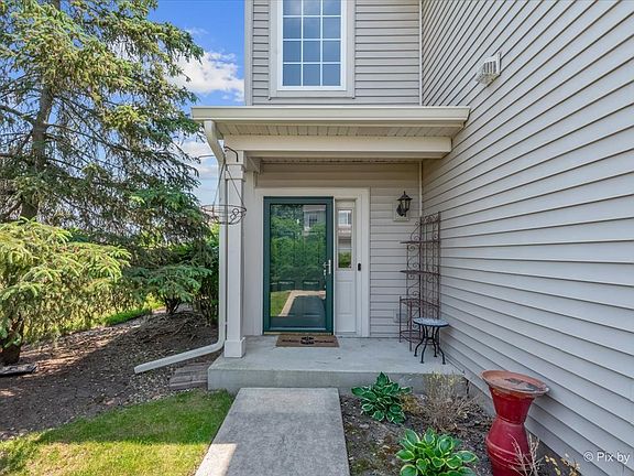 3rd image of 265 Thornwood Way Unit A