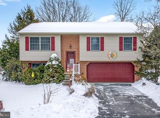 400 S Plum St, Mount Joy, PA 17552