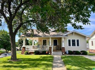 4201 Garretson Ave, Sioux City, IA 51106