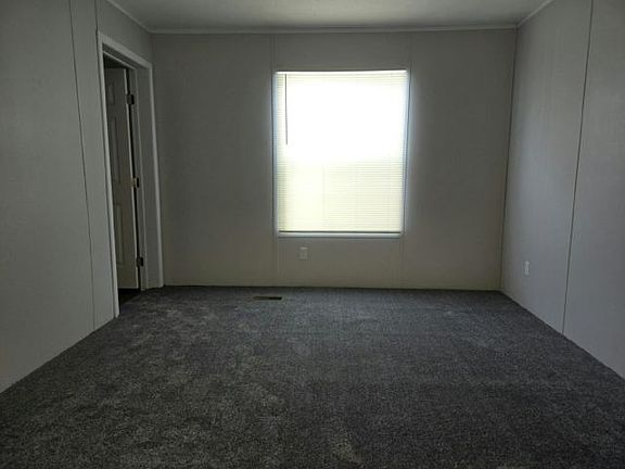 4th image of 216 Cardinal Ln #216