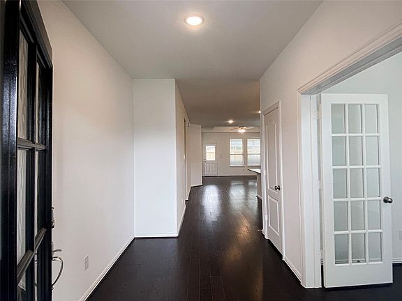 3rd image of 31302 Whitfield Ct
