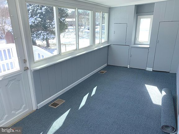 4th image of 252 Shenandoah Ave