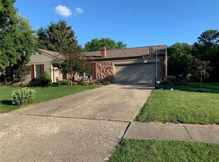 1006 Williamsburg Dr, Charleston, IL 61920