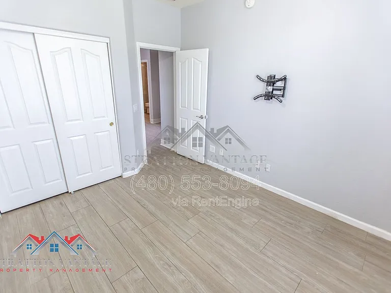 3068 E Ravenswood Dr — Photo 32