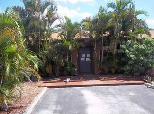 2351 Azalea Ct, Pembroke Pines, FL 33026