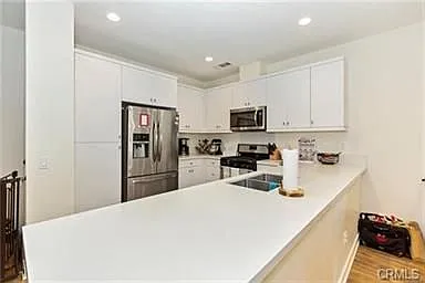 868 Seville Ln — Photo 5