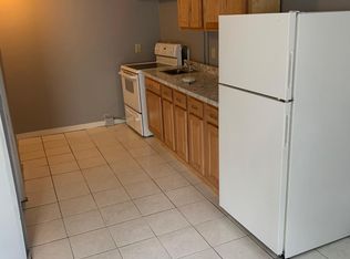 27 Goddard St, Webster, MA 01570