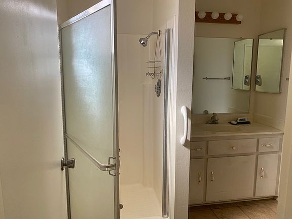 5th image of 41841 Jennifer Ave