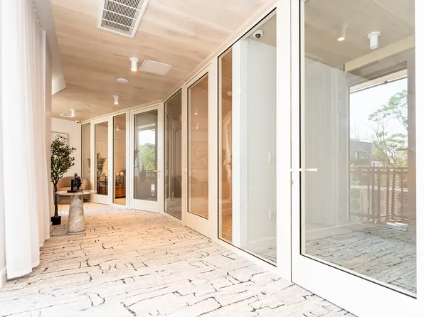 828 Metropolitan Avenue image 10 of 14