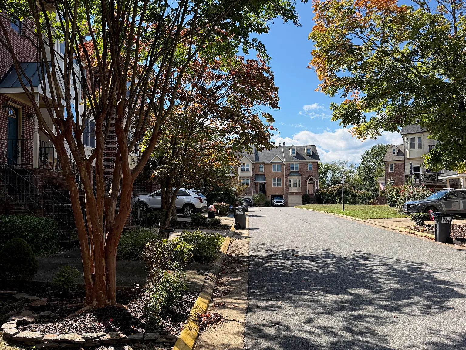3 bed, 3.5 bath, 1742 sqft, $2,500 — Photo 3
