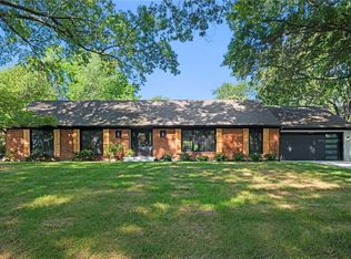 10314 Sagamore Ln, Leawood, KS 66206