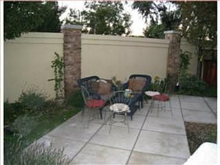 4th image of 225 Azevedo Cir