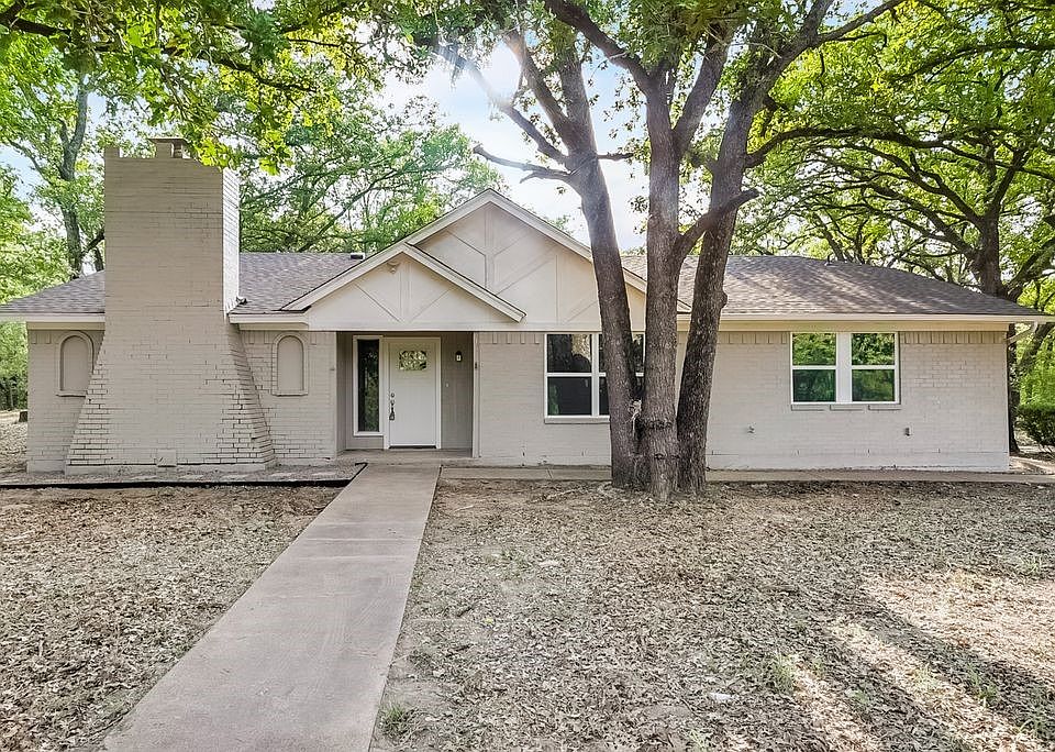 1st image of 103 Briar Oaks Dr