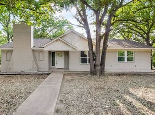 103 Briar Oaks Dr, Azle, TX 76020