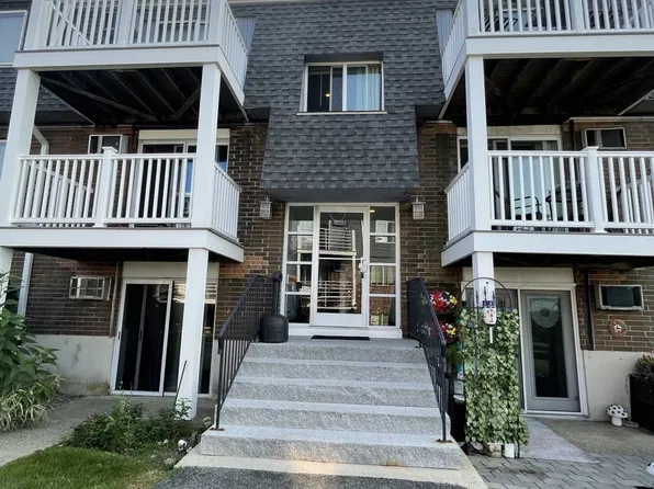 145 Essex Ave APT 308, Gloucester, MA 01930