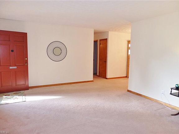 3rd image of 5032 Greenbrook Dr