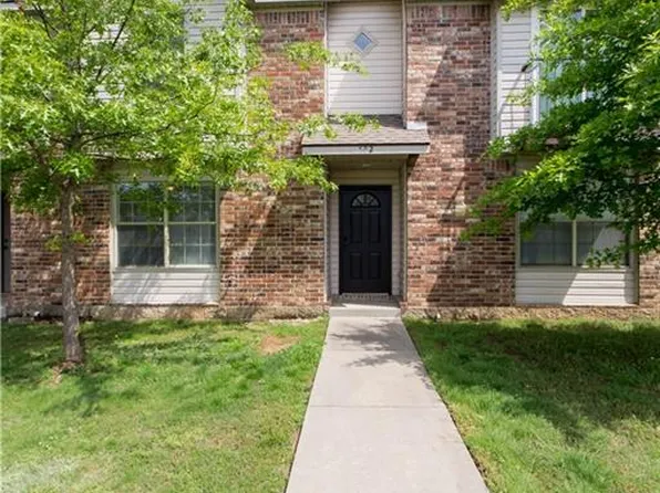 694 W Sycamore St, Fayetteville, AR 72703