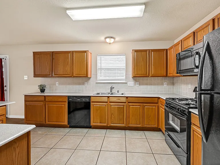 7507 Cypress Edge Dr — Photo 8