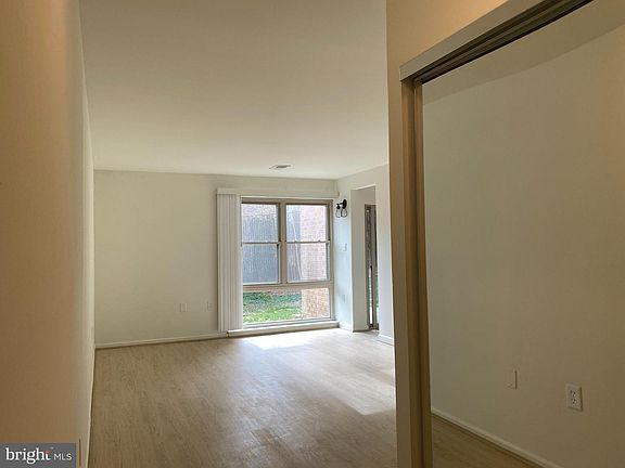 5th image of 2200 Greenery Ln #10223