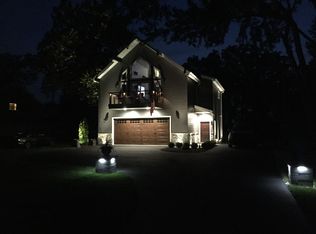 W294N5505 Merton Ave, Hartland, WI 53029