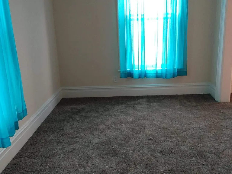 306 W Locust St #3 — Photo 10