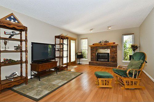 5th image of 797 Christopher Ct