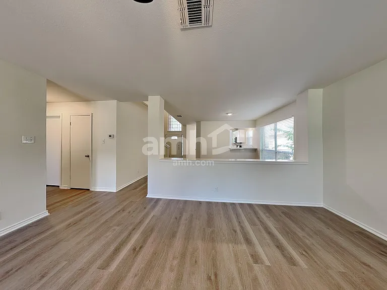2207 Southeastern Trl — Photo 6