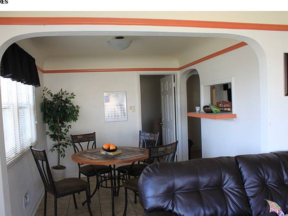 4th image of 3635 Latham Ct