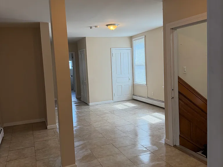 722 W Diamond Ave #2 — Photo 3