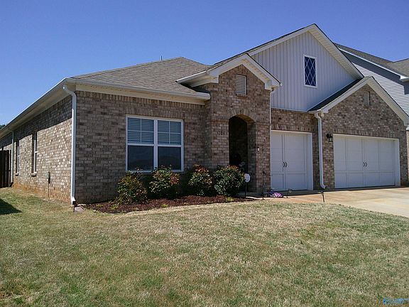 3rd image of 104 Hutchinson Rd