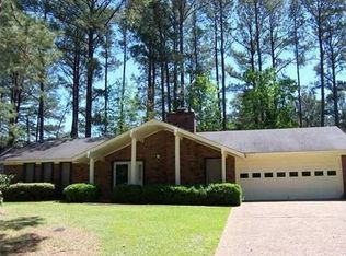 147 Baybury Ln, Jackson, MS 39212