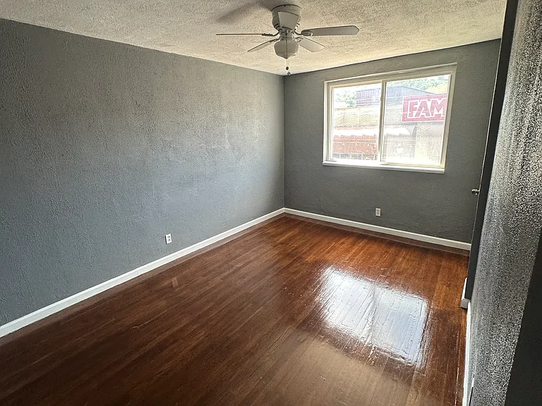 911-912 Main St #2 — Photo 10