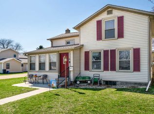 10 N Blackstone Ave, Amboy, IL 61310