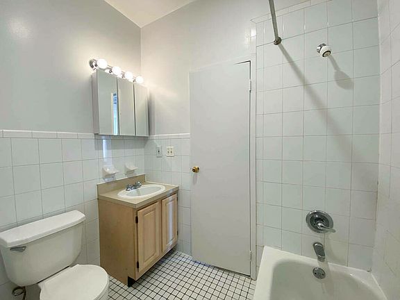 3rd image of 2212 Frederick Douglass Blvd #A4
