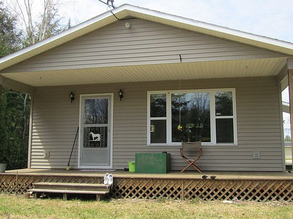 3rd image of 3979 N East Ln