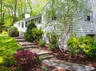 2 Anchor Ln, Norwalk, CT 06850