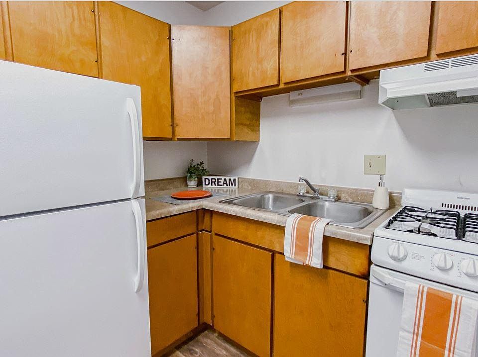 2321 Badger Pkwy APT 14, Madison, WI 53713 Zillow