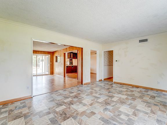 5th image of 1232 W Farlington St