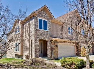 241 Taylor Ct, Buffalo Grove, IL 60089