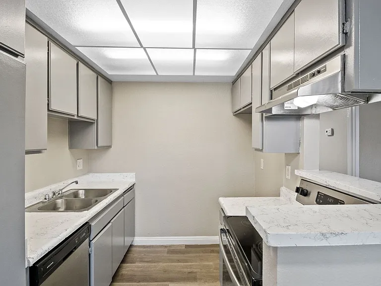 Mountain View Apartments — Photo 4