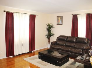 27008 82nd Ave, New Hyde Park, NY 11040