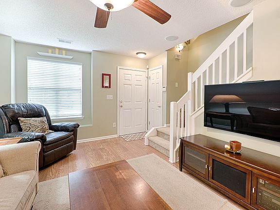 2nd image of 14964 Deshler Ct